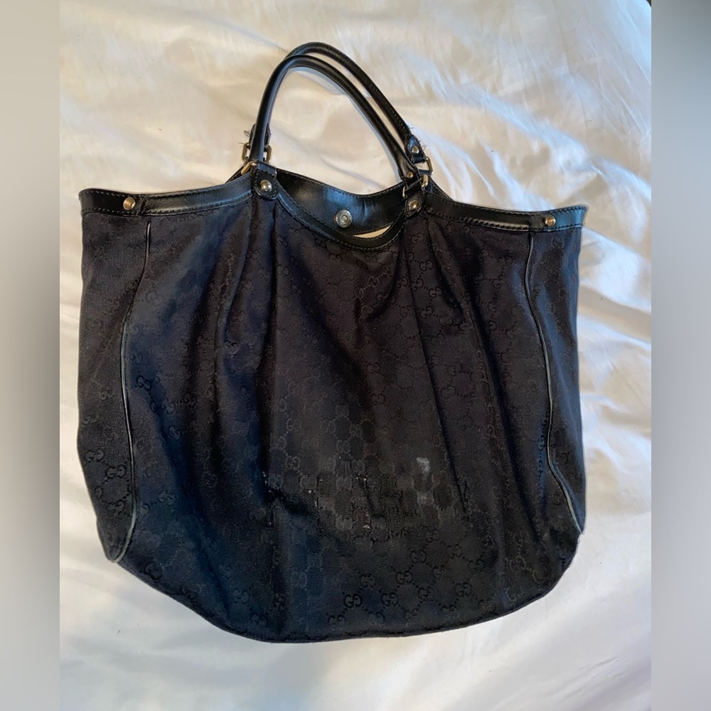 Authentic Black Gucci XL Suckey - Picture 4 of 9